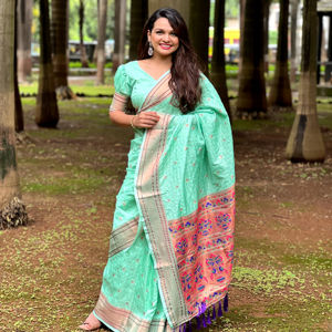 Sari de Seda Indio-Pakistaní para Mujer, Preconfeccionado, Estilo Étnico Moderno, Largo hasta el Suelo, Corte Holgado, Secado Rápido, AGEXPORT - Product Image 1