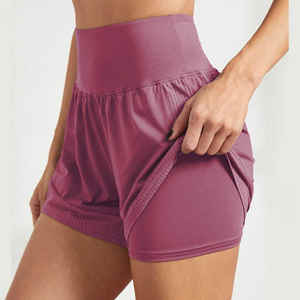 Pantalones cortos deportivos para correr de doble capa de LICRA para mujer personalizados 2 en 1 pantalones cortos de yoga y gimnasio - Product Image 1