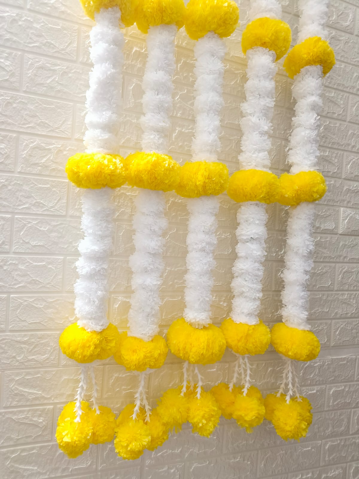 เหลือง ขาว