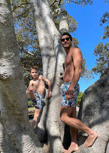 Vendedores de pantalones cortos de surf elásticos en Pakistán que ofrecen ropa de playa de verano OEM con MOQ para tiendas de ropa deportiva - Product Image 6