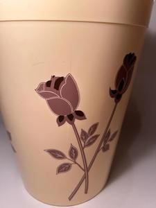 Poubelle en métal avec une belle impression numérique avec des pieds en laiton. - Product Image 5