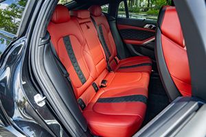 IMPRESIONANTE B-M-W X-6 M 2021 DE 600 HP CON DOBLE TURBO, MOTOR V8 Y TRANSMISIÓN AUTOMÁTICA - Product Image 3