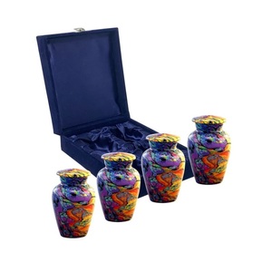 Meilleur prix urne funéraire gravée en laiton de qualité solide urnes à jeton de petite taille pour la décoration de la maison fournitures de prix de gros - Product Image 4