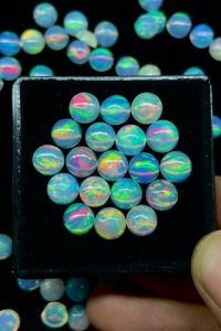 Opale éthiopienne ronde Cabochon Lot 7 MM multi opale de feu, Welo opale forme ronde Cabochon pour la fabrication de bijoux - Product Image 4