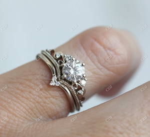 Anillo de compromiso de moissanita Miligrain, anillo de boda redondo de oro sólido de 18k con acentos, Tiara clúster, precio al por mayor - Product Image 6
