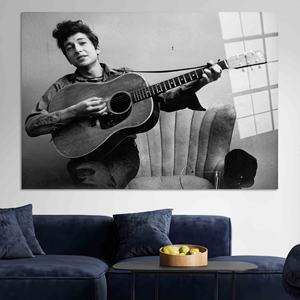 Toile imprimée avec guitare de Bob Dylan : Art mural emblématique, design unique, art en verre trempé - Product Image 1