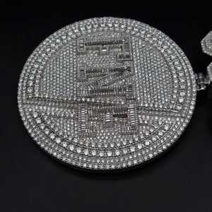 จี้เงินแท้ 925 สไตล์ฮิปฮอป ตัวอักษร 3 มิติ สองสี ประดับเพชรโมอิสซาไนต์แบบกำหนดเอง VVS ชุบโรเดียม ดีไซน์วงกลม - Product Image 4