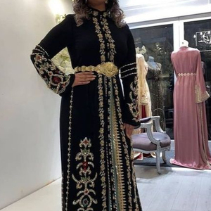 Las mejores cuentas de cristal coloridas embellecedoras, piedra de vidrio y Dabka Zardozi, nuevo e impresionante vestido de caftán para mujer - Product Image 1