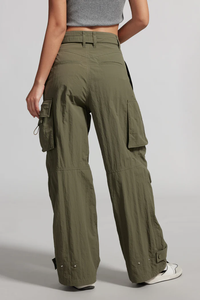Pantalon cargo surdimensionné à deux poches sur le côté en sergé de coton avec logo personnalisé Pantalon cargo décontracté pleine longueur pour hommes - Product Image 2