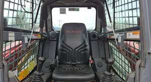 TAKEUCHI TL12R2 EROPS Cabine avec chauffage et climatisation. Radio fonctionnelle, bon siège, caméra de recul, commandes par joystick, hydraulique auxiliaire 2 vitesses - Product Image 5