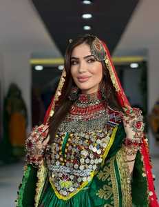 Robes Afghani Kuchi vintage élégantes pour dames Robe évasée avec broderie Tailles et conceptions personnalisées Vêtements afghans de haute qualité - Product Image 6