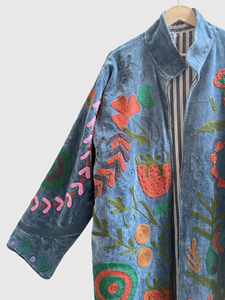 Manteau long à motif floral brodé à la main, veste en velours pour femmes grande taille, col mandarin, manches longues, vêtements d'hiver - Product Image 4