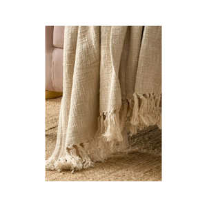 Jeté de canapé en acrylique recyclé texturé gris foncé 70x90 pouces, motif jacquard avec franges, certifié GRS, option de décoration écologique élégante - Product Image 2