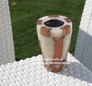 Quemador artesanal Bakhoor Incensario árabe de madera y resina para uso espiritual - Product Image 2