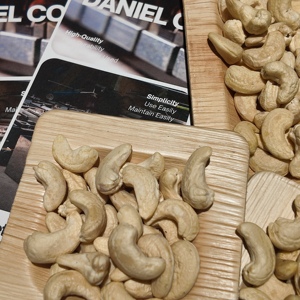 Nueces de Anacardo Frescas de Primera Calidad de África, Grado W180, con Certificación Orgánica USDA/UE para Procesamiento de Alimentos - Product Image 1
