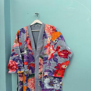 Kimono Kantha indien fait à la main en coton Vintage léger manteau long pour femmes et veste unisexe cadeau d'hiver pour elle - Product Image 4