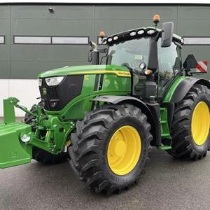 Tractor John Deere disponible ahora para un rendimiento agrícola confiable, construido con resistencia y durabilidad para cualquier actividad agrícola. - Product Image 5