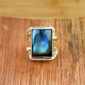 Anillo de labradorita natural de plata esterlina martillada Anillo de regalo de piedras preciosas cristianas de estilo bohemio - Product Image 3