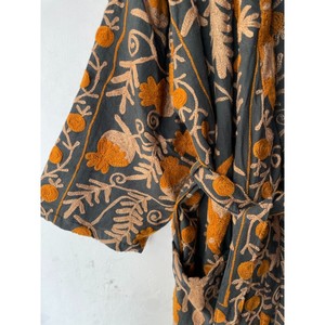 Suzani bordado Kimono hecho a mano Floral bordado abrigo invierno estilo indio Boho abrigo estilo indio bordado Kimono Bata - Product Image 2