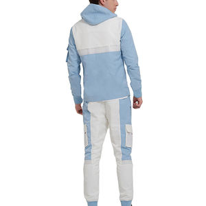 ชุดเสื้อกันลมผู้ชายแบบมีกระเป๋าหลายช่อง ชุดวอร์มกันลมระบายอากาศได้ดี เหมาะสำหรับกิจกรรมกลางแจ้ง สีอ่อน สไตล์เทคแวร์ 2 ชิ้น - Product Image 6