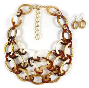 Chaîne à maillons en résine idéale pour les projets de bijoux artisanaux pour enfants, parfaite pour la mode tendance des collèges et des campus, chaîne à maillons en résine à bas prix - Product Image 1