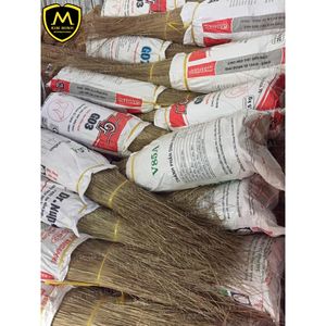 PALOS DE ESCOBA NIPAH, mango de plástico duradero y ecológico, cerdas duras con bandera, longitud de 90-150CM de Vietnam - Product Image 5