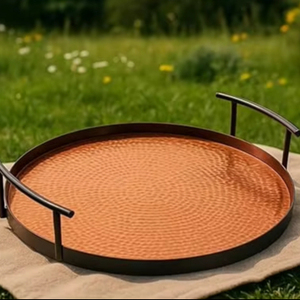 Plateau en cuivre pur de haute qualité avec un design indien traditionnel pour la décoration de la maison de luxe au prix de gros par AALIYAN IMPEX - Product Image 1