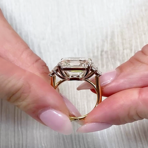 แหวนเพชรแล็บทรง Asscher 5 เม็ด น้ำหนักรวม 9.50 กะรัต ได้รับการรับรองจาก IGI สี D-E-F ความสะอาด VVSVS - Product Image 2