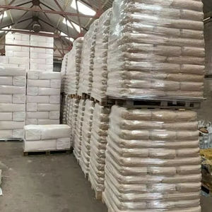 Arena para Gatos Biodegradable de Pellets de Madera de Pino Natural, Venta al por Mayor de Fábrica - Product Image 1