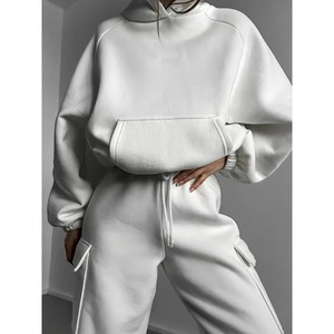 Haut court en coton polaire baggy personnalisé pour femmes sweats à capuche pour femmes ensemble pantalon de survêtement et sweat à capuche cargo deux pièces surdimensionné personnalisé pour femmes - Product Image 6