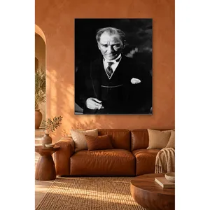 Fida Smiling Ataturk Portrait en noir et blanc sur toile - Product Image 5