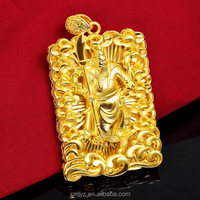 Pendentif masculin en laiton plaqué or, creux, imposant, avec motif Guan Gong atmosphérique et or alluvial Xiangyun