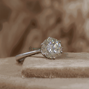 2,50 CT Off White Round Cut Diamond Halo oculto con estilo solitario Juego de puntas Anillo de bodas - Product Image 1