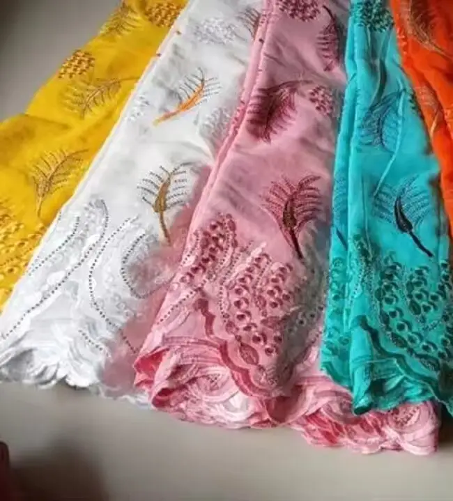Kualitas tinggi penjualan laris katun murni Swiss Voile kain Afrika tradisional multi Warna untuk pakaian pakaian grosir India