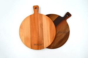 Planche à découper et de service en bois artisanal avec design floral en émail Planche à découper et de service en bois artisanal avec émail - Product Image 4