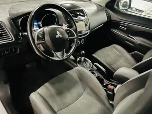 มิตซูบิชิ เอาท์แลนเดอร์ สปอร์ต SE ปี 2015 มือสอง พวงมาลัยซ้าย/ขวา - Product Image 2