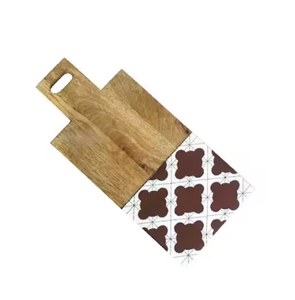 Planche à découper en bois naturel avec motif unique, idéale pour la décoration de cuisines élégantes, utilisation de blocs à découper en bois - Product Image 1