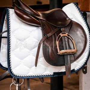 Tapis de selle à doublure en polaire respirante Fourniture d'usine OEM Matériel d'équitation matelassé Ajustement personnalisé disponible Séchage rapide Confortable - Product Image 6