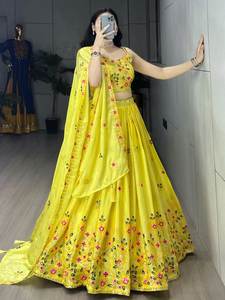 Hilo bordado de tela Chinon amarillo de diseñador de lujo y trabajo de secuencia Lehenga Choli étnico para ropa de fiesta - Product Image 3