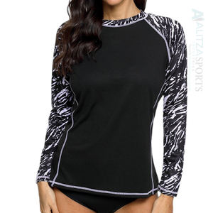 Sujetador protector de sarpullido de manga larga personalizado para mujer, tela ligera de secado rápido con protección UV para actividades en la playa, Tallas grandes - Product Image 1