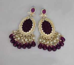 BOUCLES D'OREILLES INDIENNES TRADITIONNELLES ET À LA MODE BOUCLES D'OREILLES PLAQUÉES OR KUNDAN AVEC PERLES ET BOUCLES D'OREILLES BOLLYWOOD POUR FEMMES ET FILLES - Product Image 4