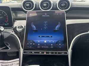 Mercedes-Benz GLC 300 4MATIC AWD 2024 d'occasion, couleur noir intense, sièges en cuir, démarrage à distance, technologie Bluetooth, toit ouvrant - Product Image 3