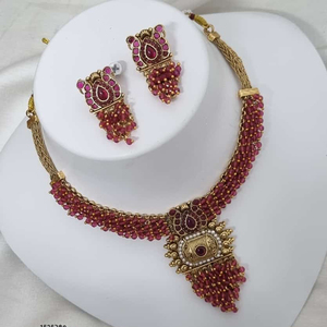 Juego de collar con acabado dorado de diseñador con perlas brillantes y piedras de pota coloridas, perfecto para uso nupcial - Product Image 1