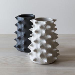 Florero de cerámica hecho a mano moderno blanco y dorado, decoración del hogar, oficina y Hotel, diseño moderno, cerámica elegante que - Product Image 3