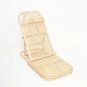 Venda quente mobiliário ao ar livre de madeira cadeira de praia baixo assento dobrável fora cadeiras dobráveis feitas de cana rattan natural