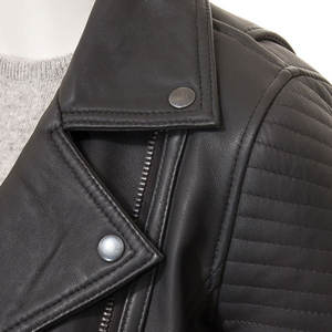 Veste en cuir pour femmes de vente chaude unique avec conception respirante en satin personnalisation du logo OEM à motif solide - Product Image 5