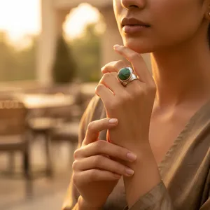 Bague pour femme en argent sterling 925 plaqué or 18 carats avec turquoise sertie clos, bijoux fantaisie tendance, pendentifs et breloques - Product Image 1