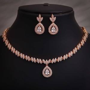 ชุดสร้อยคอทรงกลมชุบทองคำแท้ประดับด้วยเพชรคิวบิกเซอร์โคเนีย เครื่องประดับแฟชั่นทันสมัยสำหรับผู้หญิง - Product Image 2