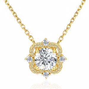 Collier pendentif trèfle de luxe en moissanite taille brillant 1 carat avec halo, en argent sterling 925, tendance et élégant pour femme - Product Image 1