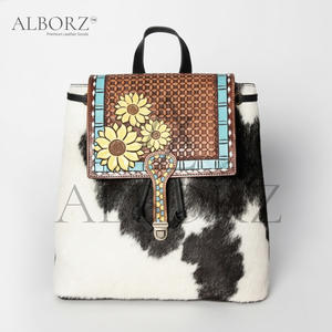 Sac à dos en cuir de vachette véritable, style bohème, fait main, élégant, pour usage extérieur, capacité 20-35L, vente en gros - Product Image 1